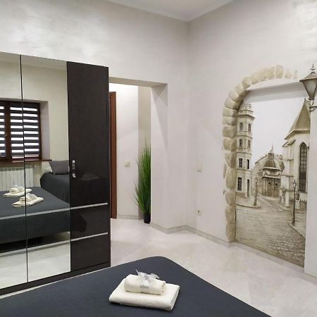 Appartamento Rynok 25 Elite Lviv Center Esterno foto