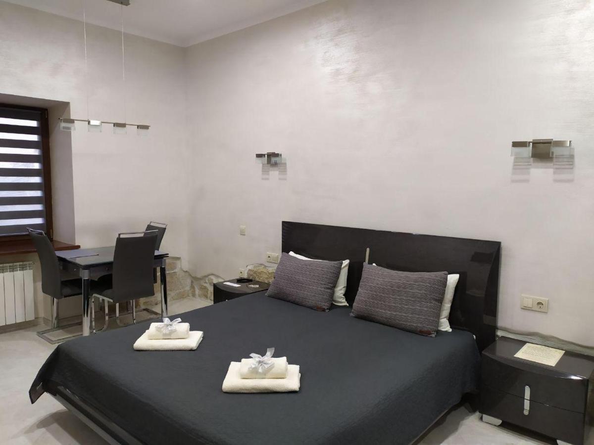 Appartamento Rynok 25 Elite Lviv Center Esterno foto
