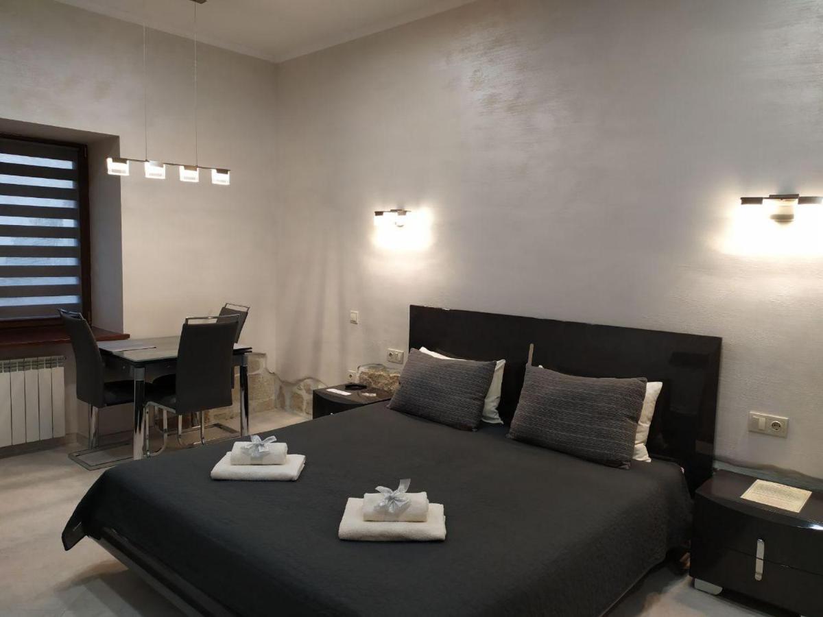 Appartamento Rynok 25 Elite Lviv Center Esterno foto
