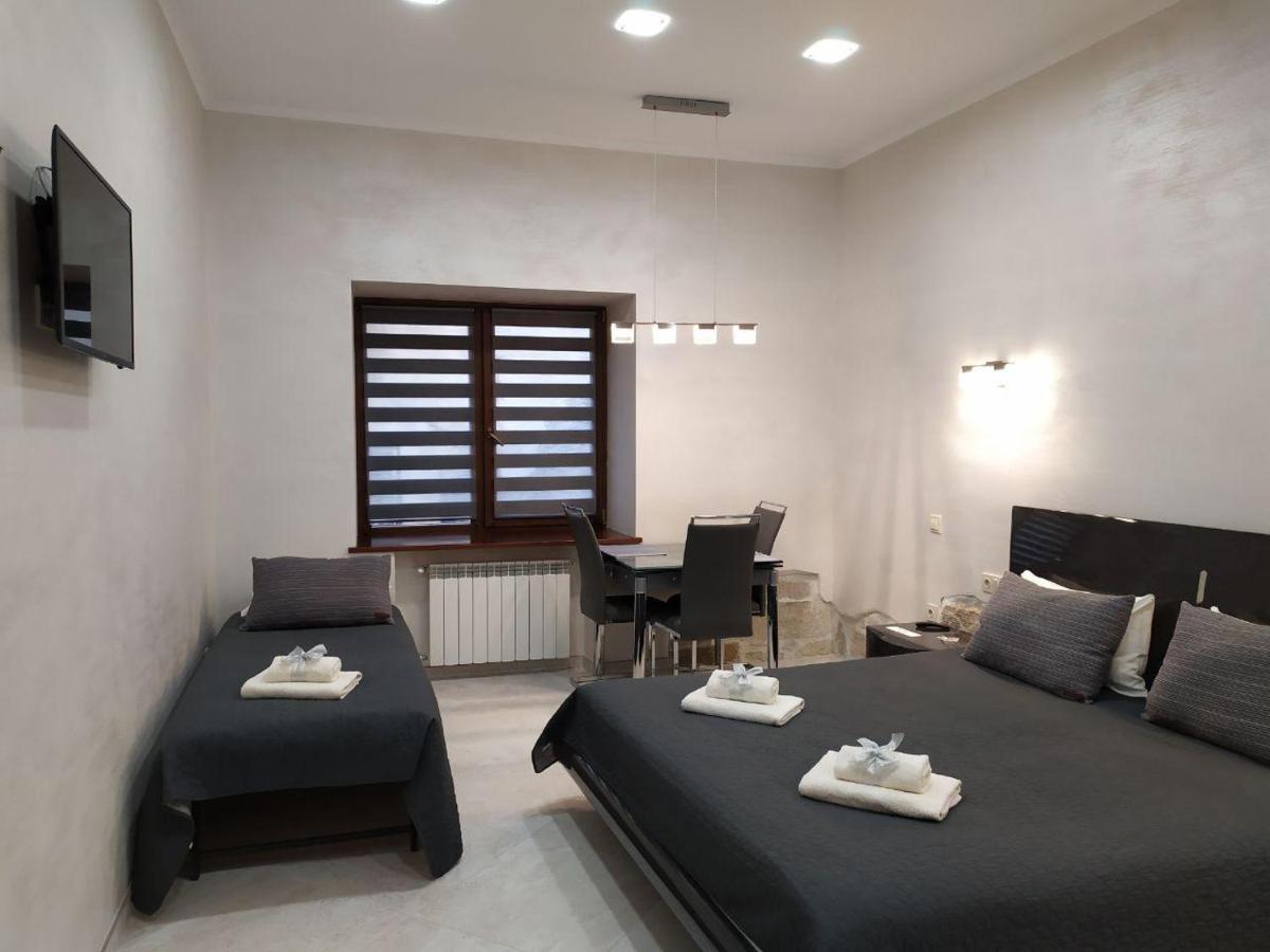 Appartamento Rynok 25 Elite Lviv Center Esterno foto